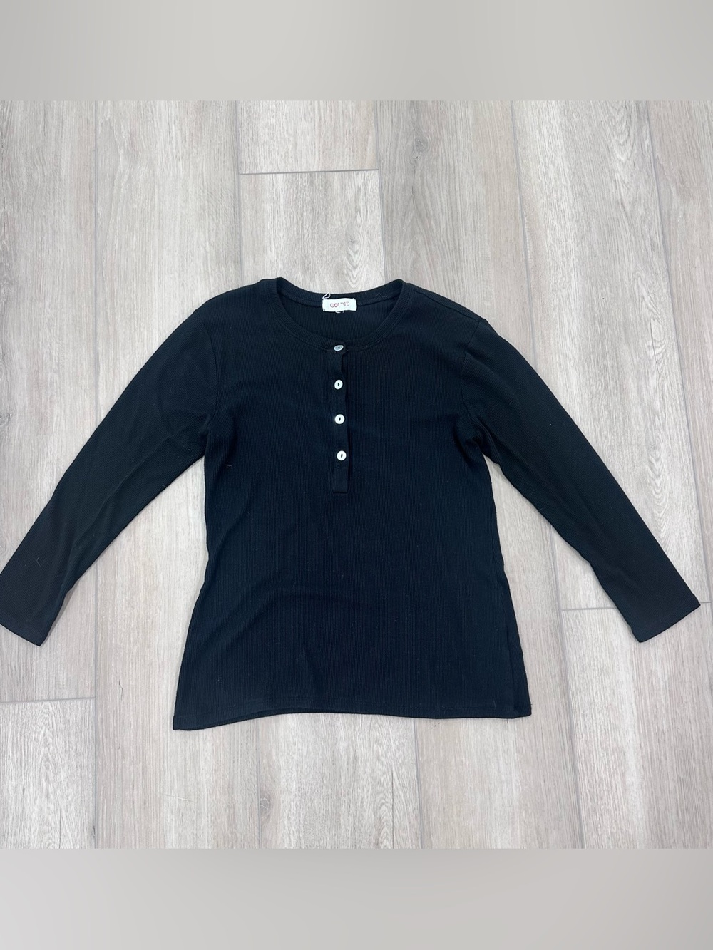 GOLDIE LeWinter ribbed 3/4 sleeve Henley black medium